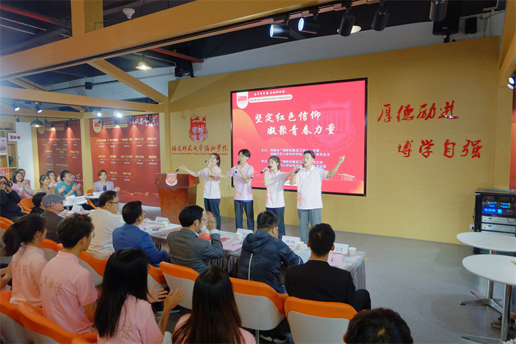 文产系学生小组合唱《脱贫宣言》李俊磊 摄.JPG