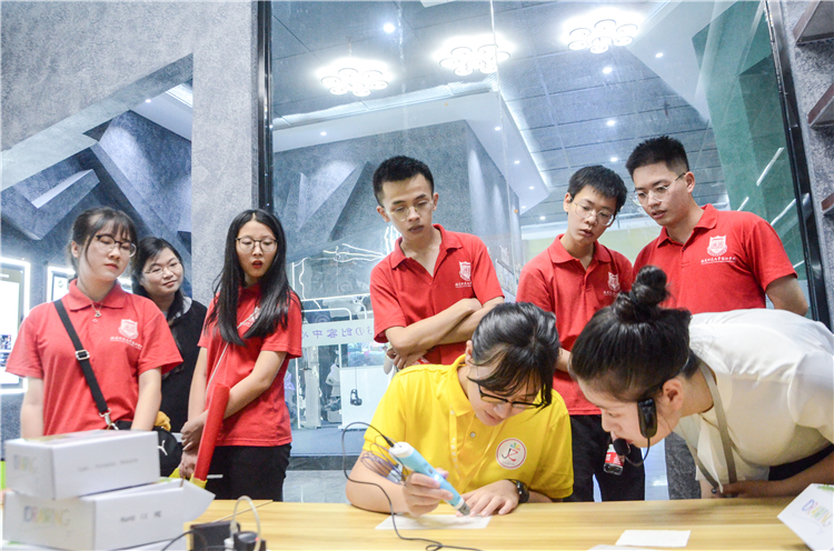 20190715读书社实践队感受3D禁毒 陈漫 (1 - 5).jpg