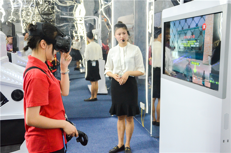 20190715读书社实践队感受禁毒VR 陈漫 (4).jpg