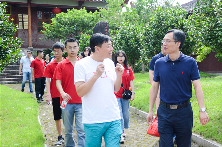 20190716 读书社实践队参观夏茂镇 陈漫-3.jpg