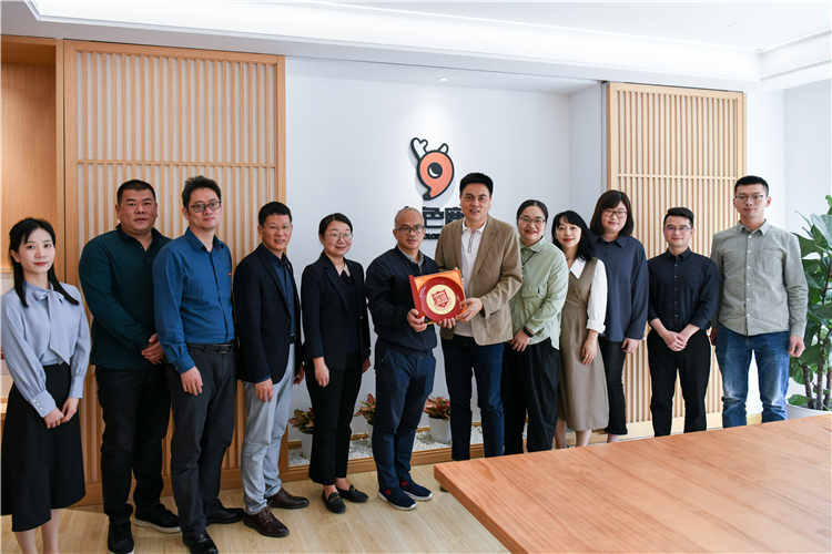 20220505院党委常务副书记应贵勇带领外语系访企拓岗促就业(九色鹿) 林响摄 (10).jpg