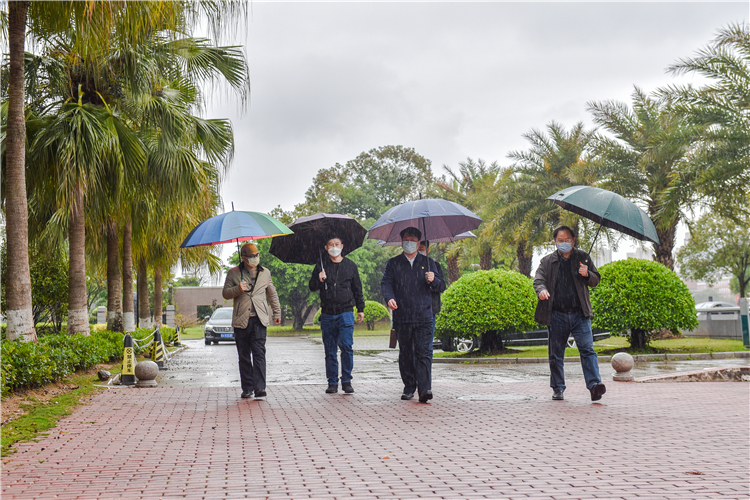 20200304福州市人大常委会副主任闽侯县县委书记李永祥莅临学院检查指导工作 林响摄 (1).jpg