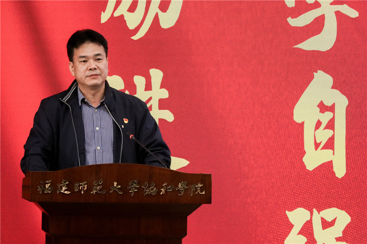 20220417青马班开班仪式张鹏程老师致辞 陈玉苓摄 (2).jpg