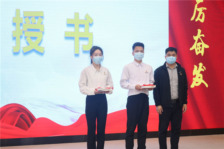 20220417青马班开班仪式授书 陈玉苓摄 (2).jpg