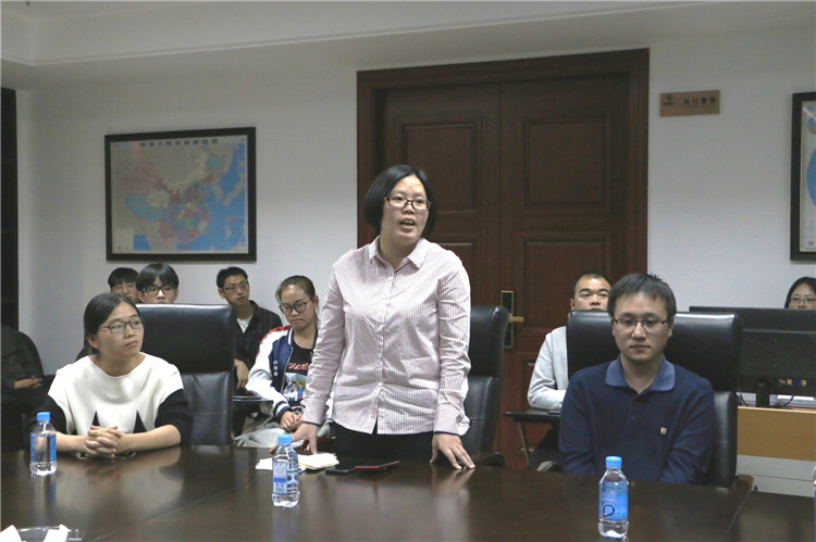 雷金英老师对管理学系财务管理专业的教学特点和人才培养模式进行介绍 施轩杰.jpg