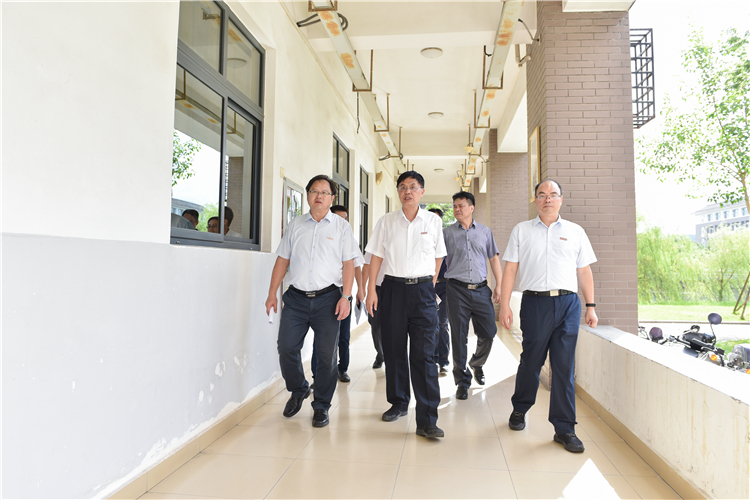 20190902校院领导检查学院开学第一天教学运行情况林响摄.JPG