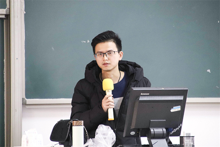 5、经济与法学系校友、福州书境文化传媒有限公司创始人兼CEO陈锦江为经法学子分享创业经验.jpg