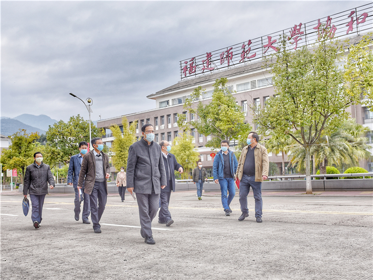 20200211福建师大领导王长平、黄清波莅院检查指导疫情防控工作 (5).jpg