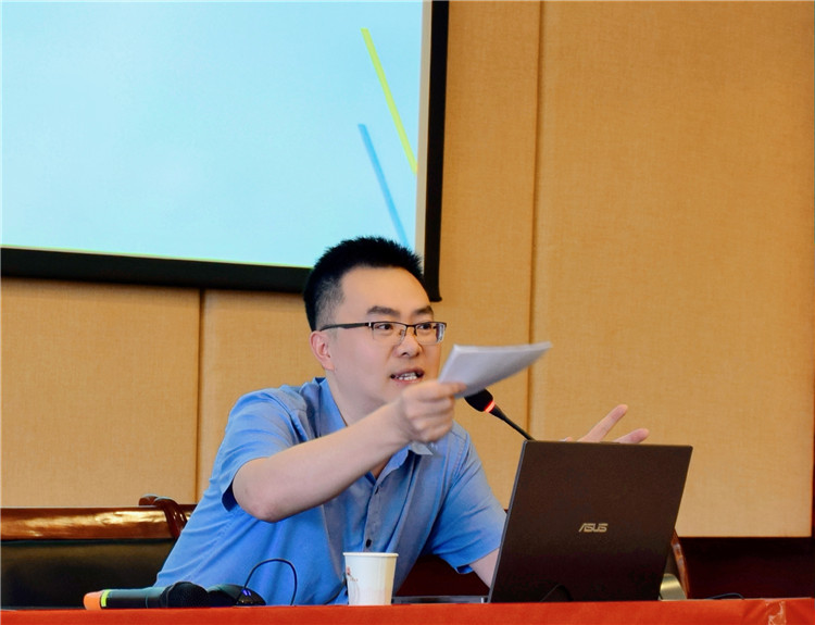 20201123学院举办朋辈心理辅导培训班 丁闽江副教授作讲座_副本.jpg
