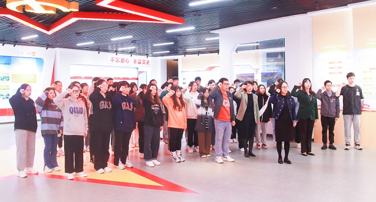 20211130规划成就梦想 续写时代发展国际商学系2019级学生党支部开展主题党日活动 (2).jpg