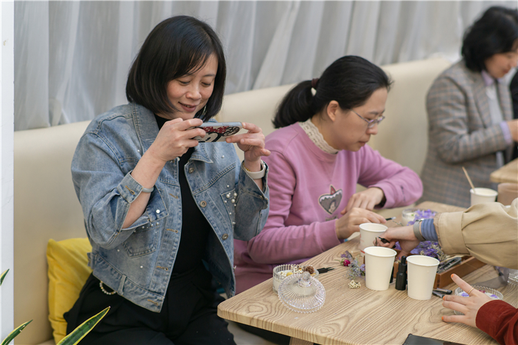 20220311“‘蜡’样芬芳,‘香’约行政”主题活动 瞬间 杨业伟摄.jpg