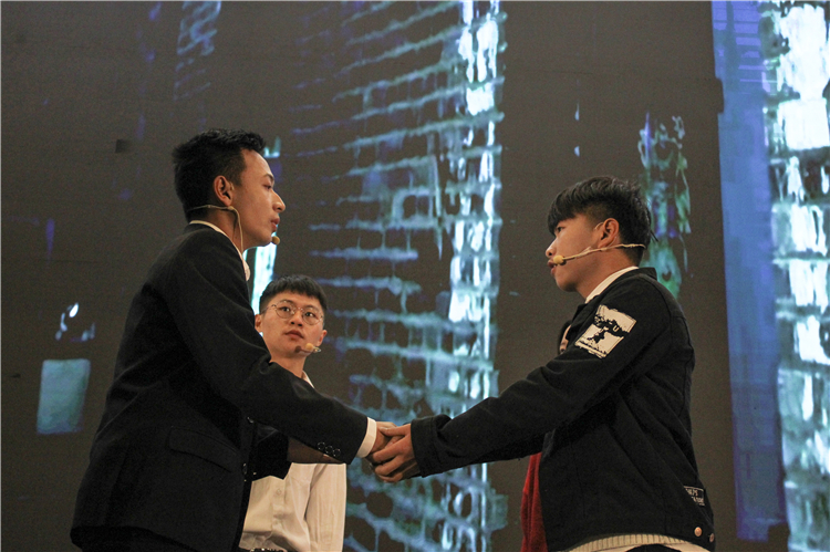 20191211福建师范大学协和学院主题教育情景党课展演暨基层党组织建设成果汇报成果《不忘初心,夙夜在》涂美琴摄 (2).jpg
