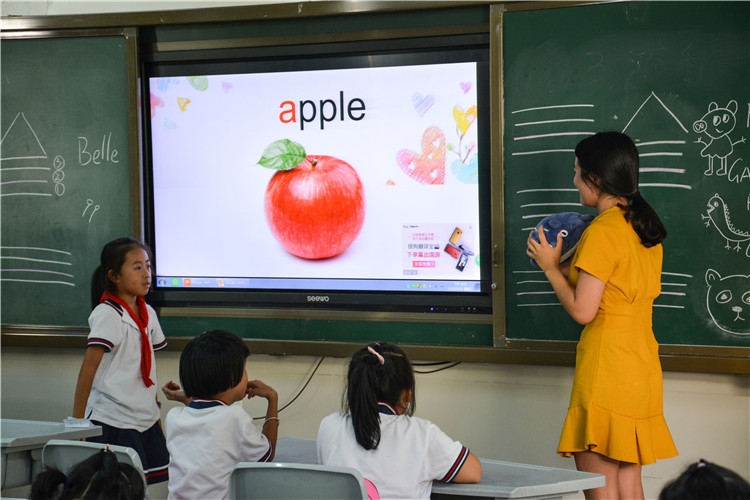 20180919外语系语言文学方向师生赴上街实验小学开展实训活动11.JPG