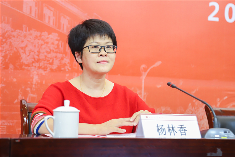 20191120 福建师范大学协和学院2019年宣传工作会议 杨林香副院长宣读表彰决定 林小毳摄-4.jpg