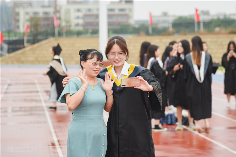 20210622 毕业典礼 毕业生们 陈贞元摄-2027 (9).jpg