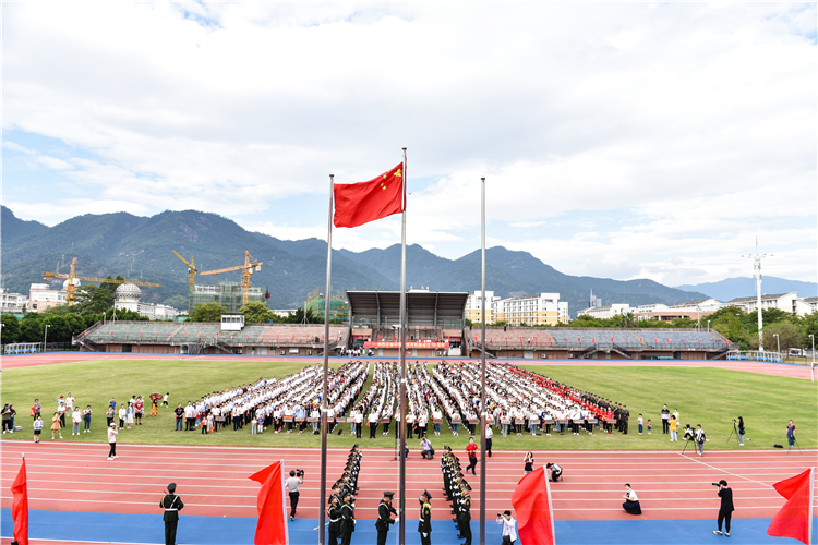 20191001学院师生参加福建师范大学国庆升旗仪式 林响摄 (6).jpg