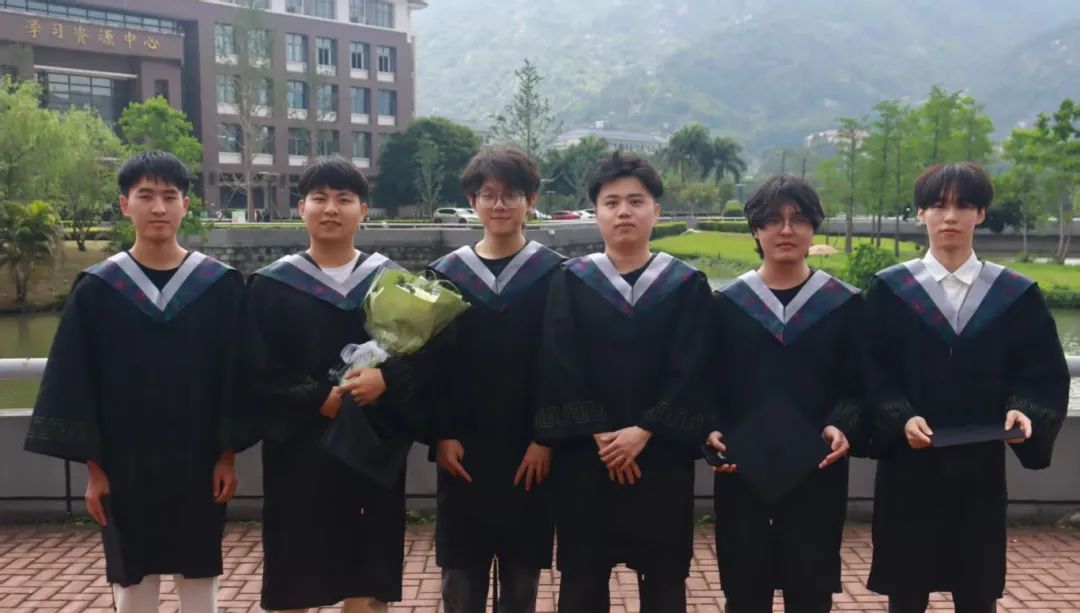 05国际教育学院周乐乐 彭俊奕 陈功锦 许致远 陈晓毅 唐浩.jpg
