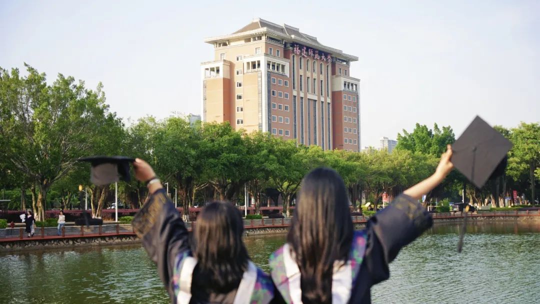 05国际教育学院 谢嘉 陈欣烨.jpg
