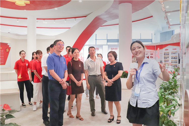 20180920管理学系与智恒科技开展党团共建,共话校企党建新发展 游慧娴摄 (4).jpg