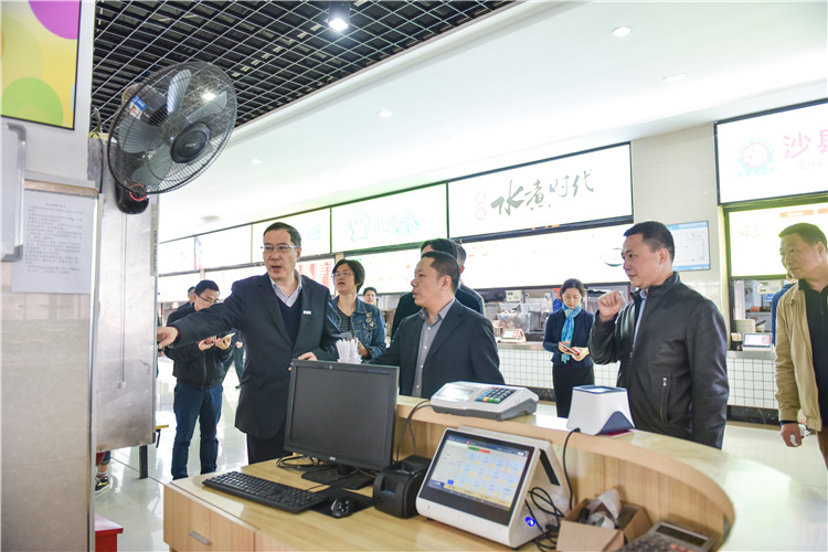 20190415福建师范大学领导莅院开展校园食品安全及防汛备汛检查工作 林响摄 (10).jpg