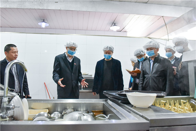 20190415福建师范大学领导莅院开展校园食品安全及防汛备汛检查工作 林响摄 (4).jpg