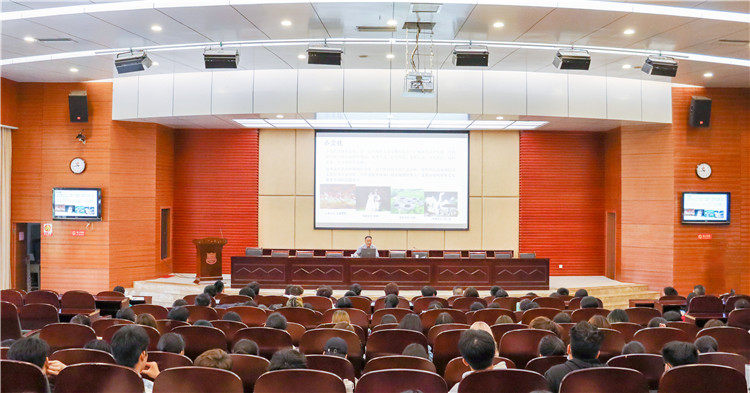 20201030省高校思政理论课特聘教授陈国发解读福建地域文化和区域经济 周于新摄.jpg