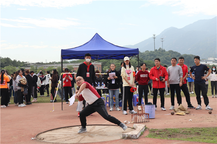 20211125福建师范大学协和学院第十一届体育节暨第十四届田径运动会 教工男女铅球 刘琛摄 (5).jpg