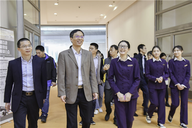 20181125 国际商学系22名学子志愿服务第八届“博博会” (4).jpg