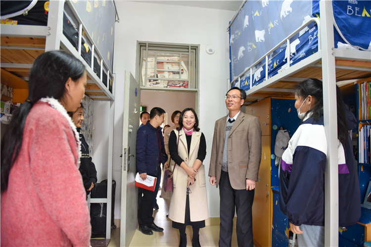 20181226 陈晓斌书记正在检查高功率 林响摄 (4).jpg