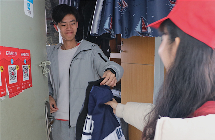 20190324 回收旧衣 张璐 摄(2).JPG