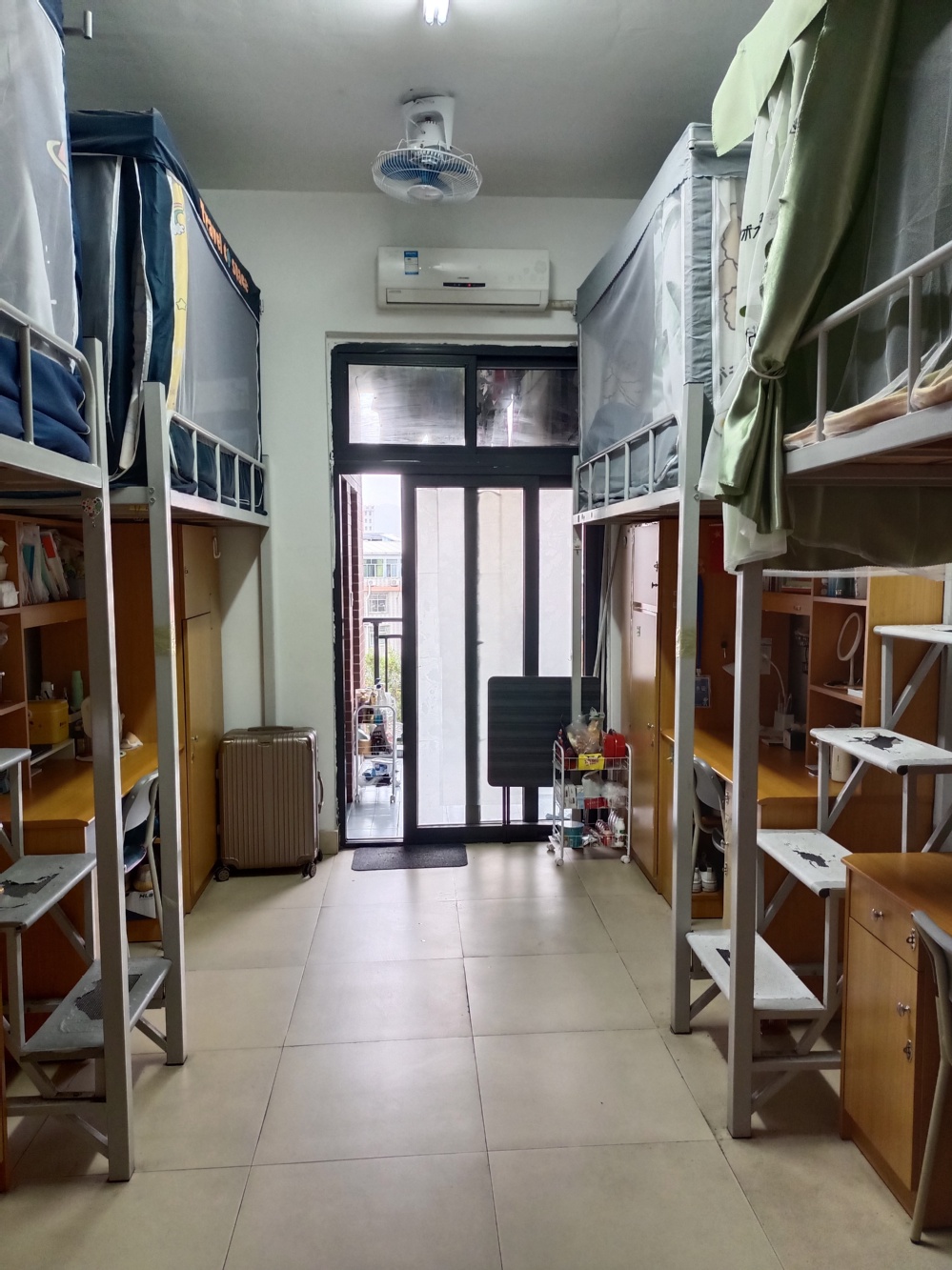 中国劳动关系学院宿舍图片