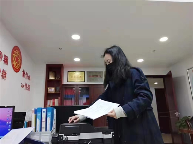 陈霞工作照.jpg