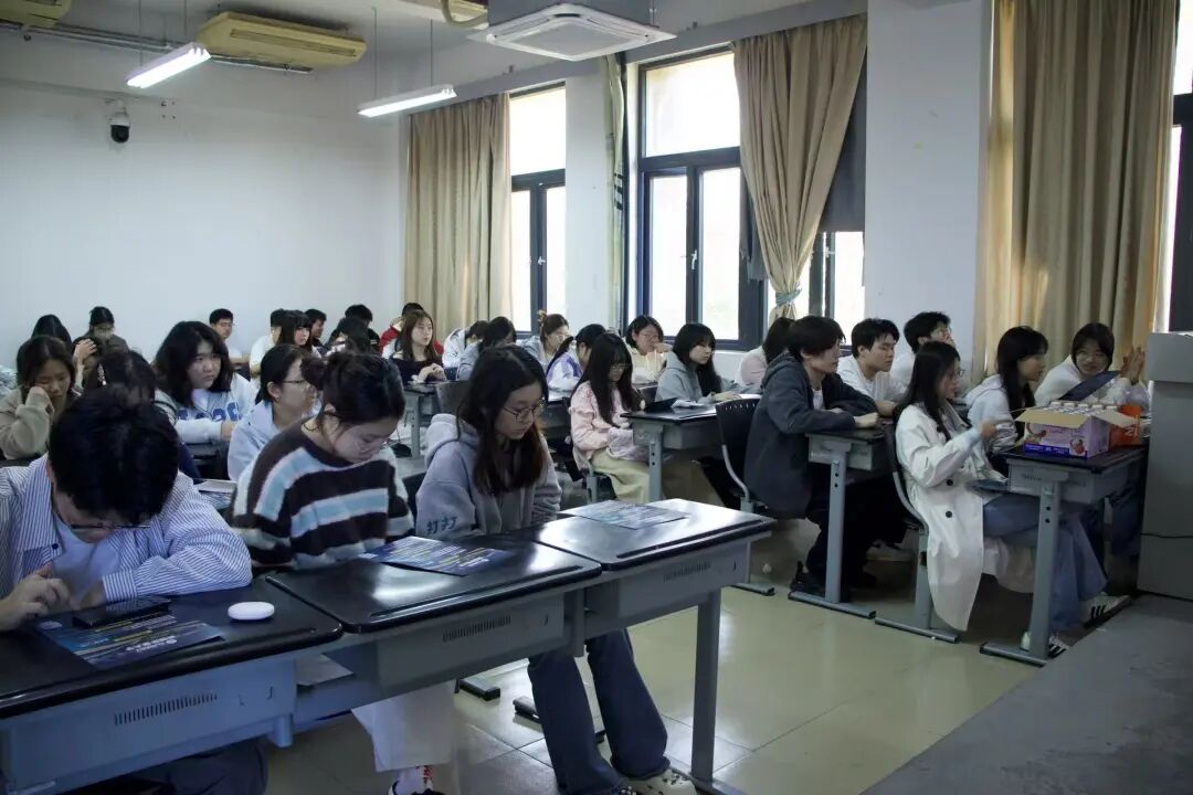 63a37004f0336bd186337a4055d55018.jpg