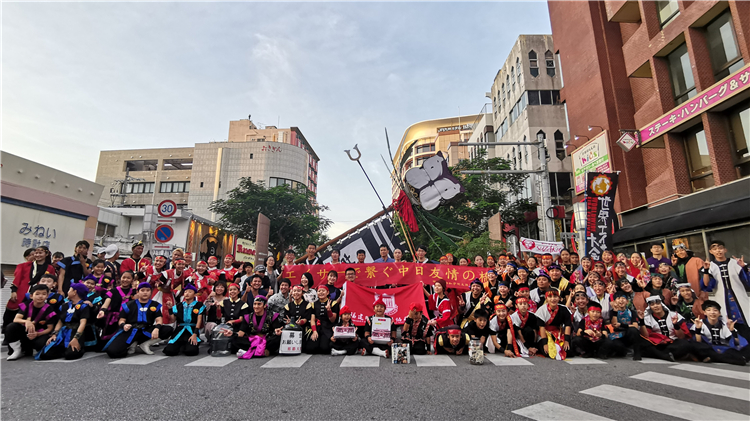 20191115协和学院三茉太鼓队受邀赴冲绳参加世界太鼓大会之太鼓大会合照 方晓洁(师)摄.jpg