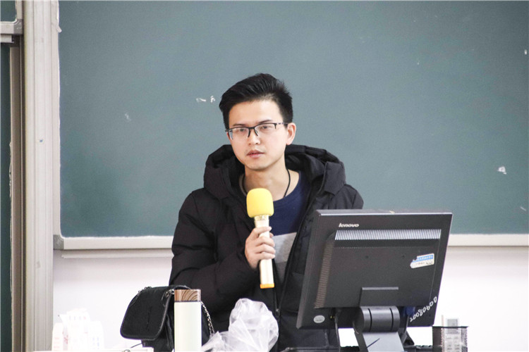 20181128经济与法学系校友陈锦江跟同学们分享创业经历.jpg