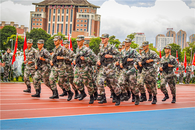 20211108福建师范大学2020级学生军训开训式 谢宁静摄 (8).JPG