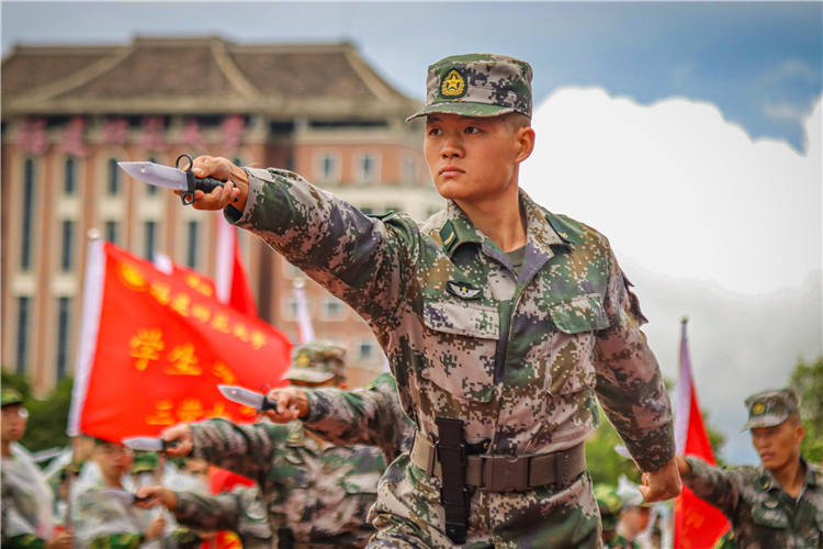 20211108福建师范大学2020级学生军训开训式 谢宁静摄 (10).JPG