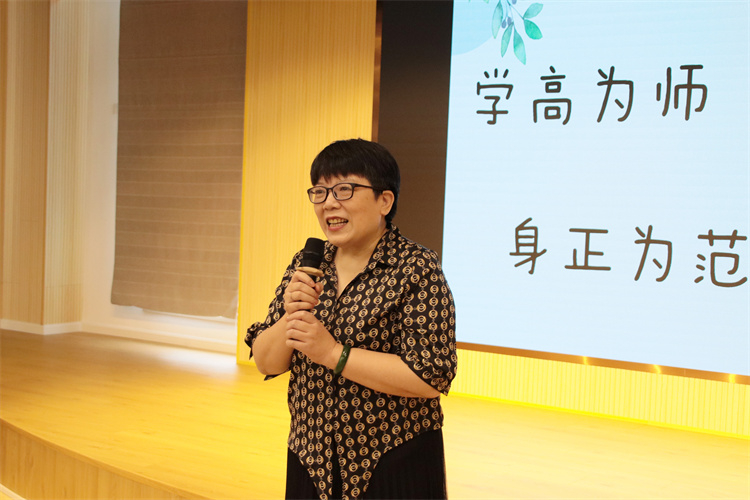 20210910 学前教育专业负责人吴荔红教授介绍人才培养目标 周隽怡 摄 - 副本.jpg