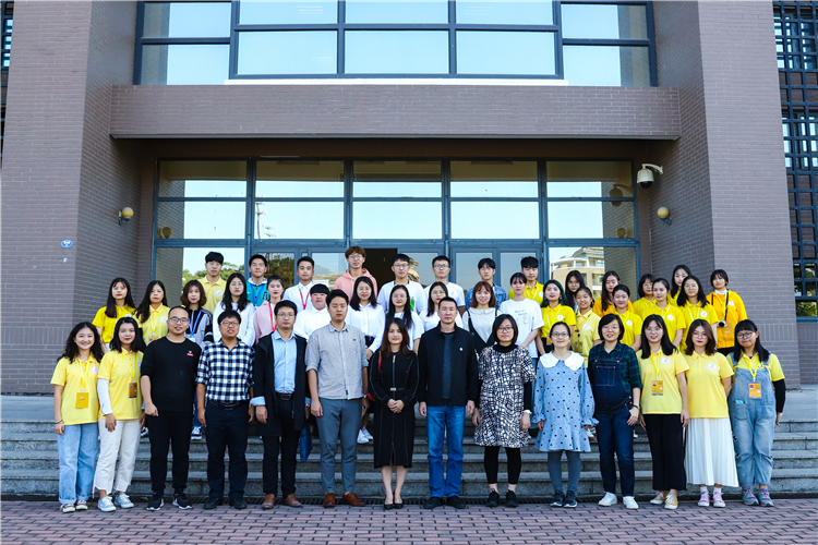 20191116莆田学院、福州外语外贸学院财金学院与福建师范大学协和学院校际学生记者交流会合影 林子滢摄.jpg