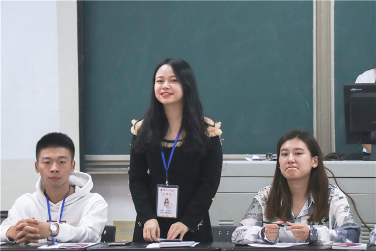 20181020 学院外联部成员发表讲话 吴茹冰摄 (1).JPG