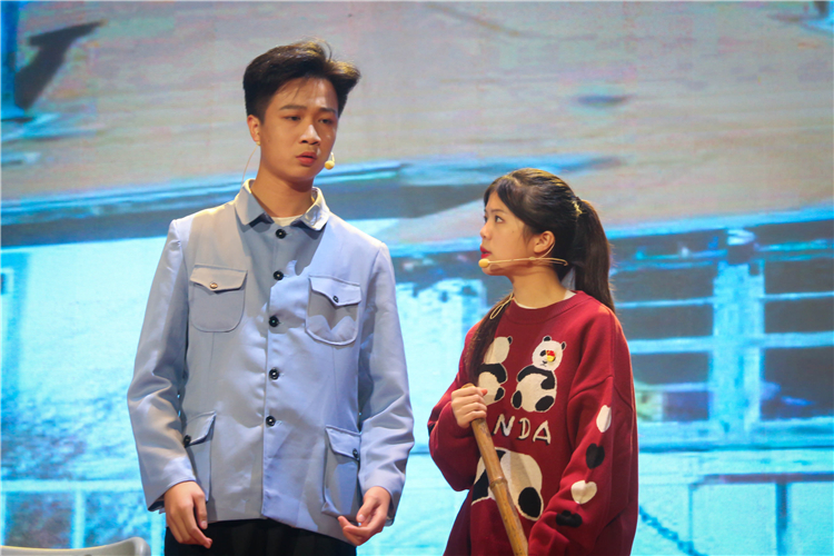 20191127 情景党课《坚守的初心,闪光的青春》 陈宇凌摄.jpg