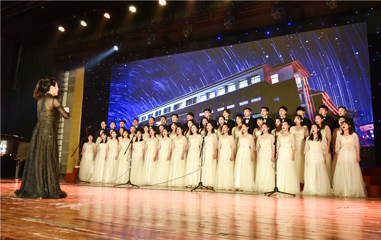 20190515学院举办纪念五四运动100周年暨2019年优秀学生表彰大会 林响摄 (30).jpg